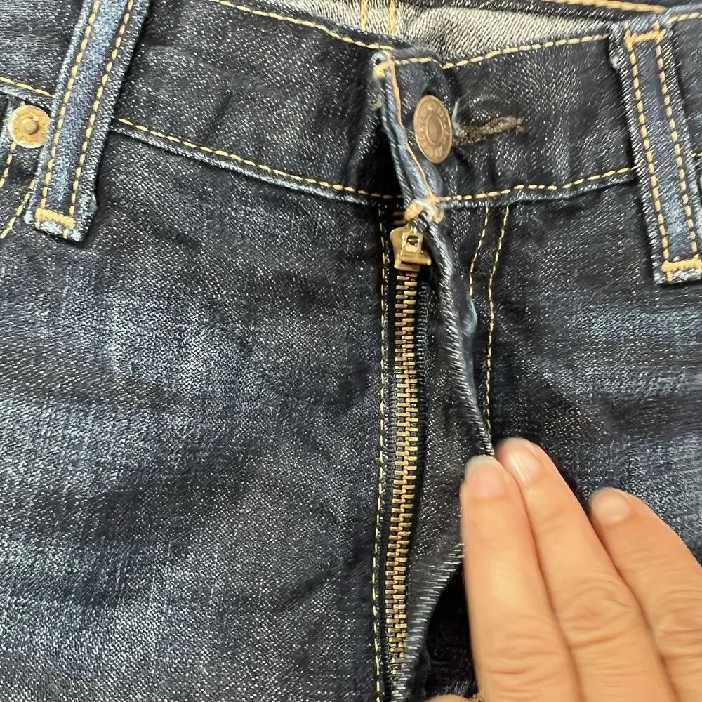 Levi’s 513 Blue Denim Cotton Blend Jeans  Tag Says 33x30 actual 33x29 Men